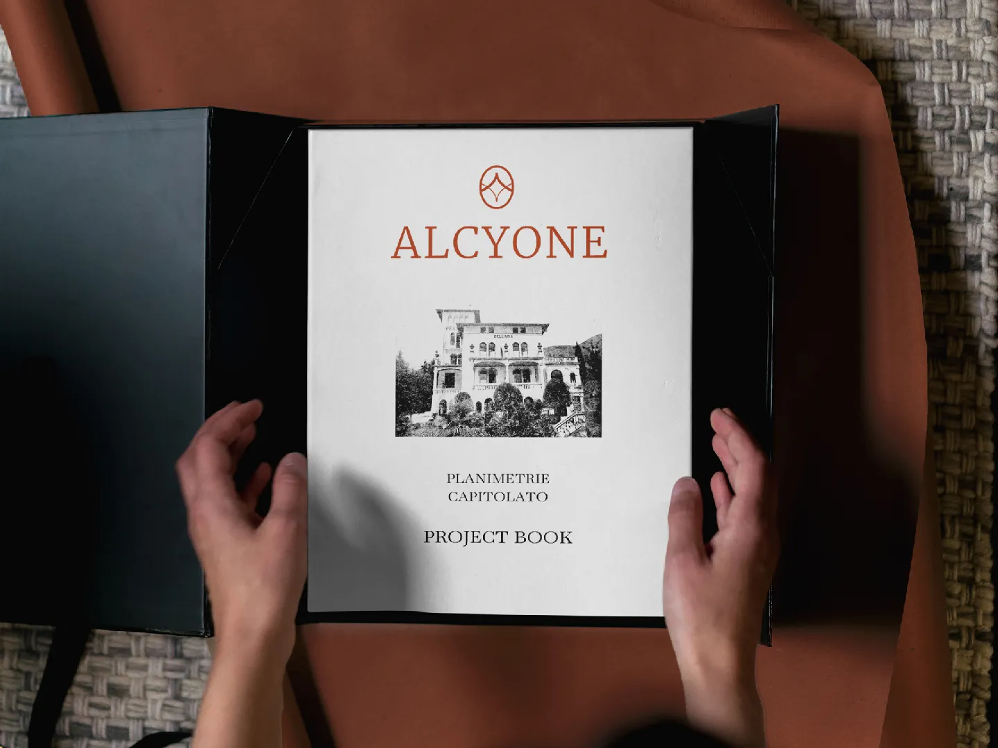 alcyone_Free-Folder-Mockup
